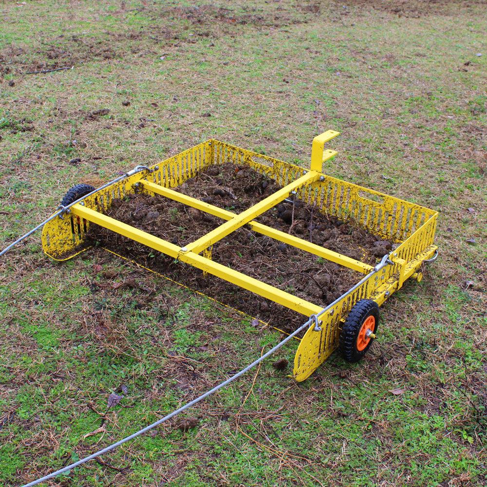 Lander - "Scoop'N'Tow" 2-in-1 Field Cleaner and Trailer